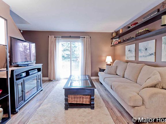 5th image of 732 Pinckney Ct NW #28
