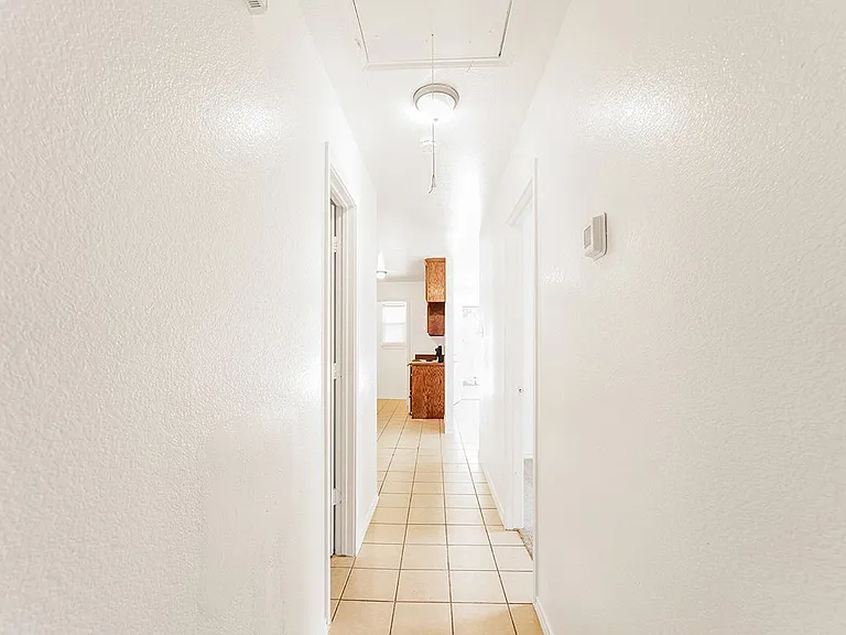 315 Isbell Rd — Photo 19