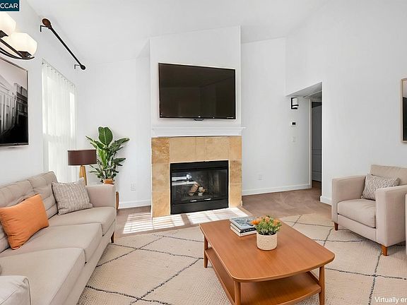 4th image of 140 Reflections Dr APT 21