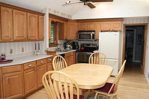 3rd image of 17 Atherton Cir