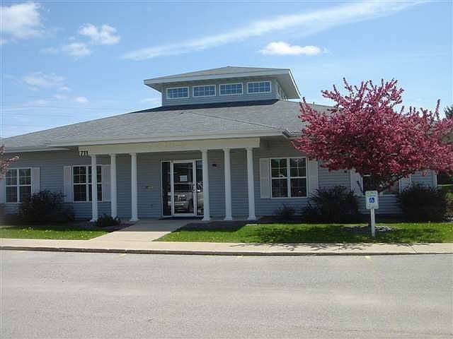 1st image of 711 Lois Dr