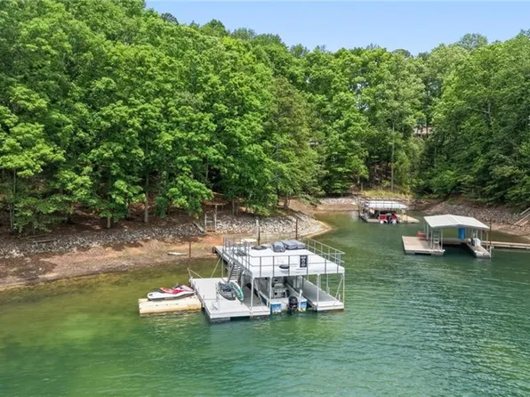 6421 Arbor Wood Dr, Flowery Branch, GA 30542