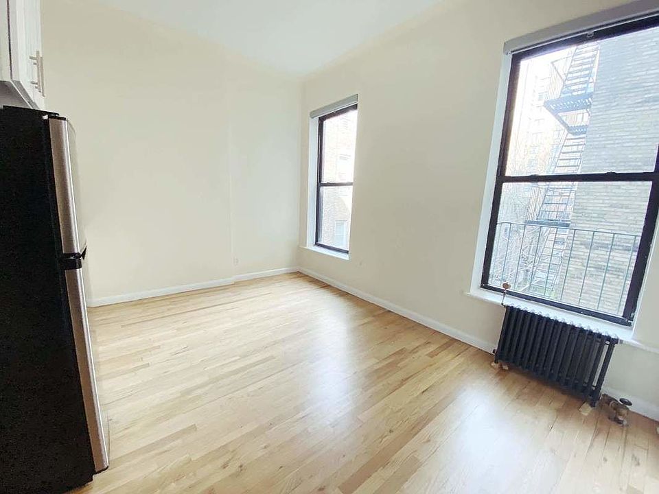 2nd image of 53 W 72nd St APT 5B