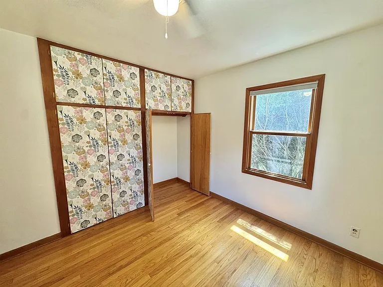 222 S Midvale Blvd — Photo 32