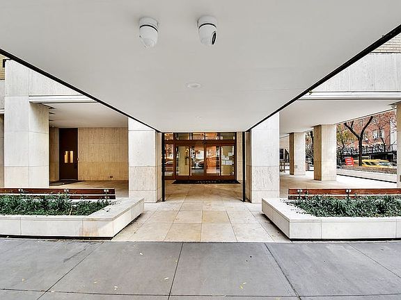 3rd image of 1065 Park Ave #14C