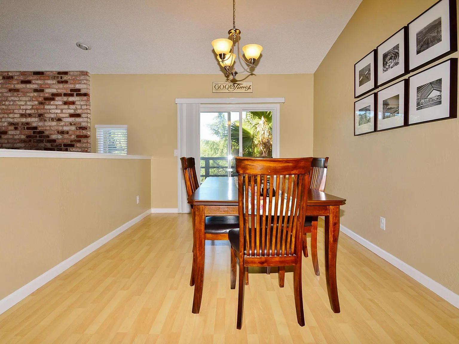 2945 Sunset Ln — Photo 2