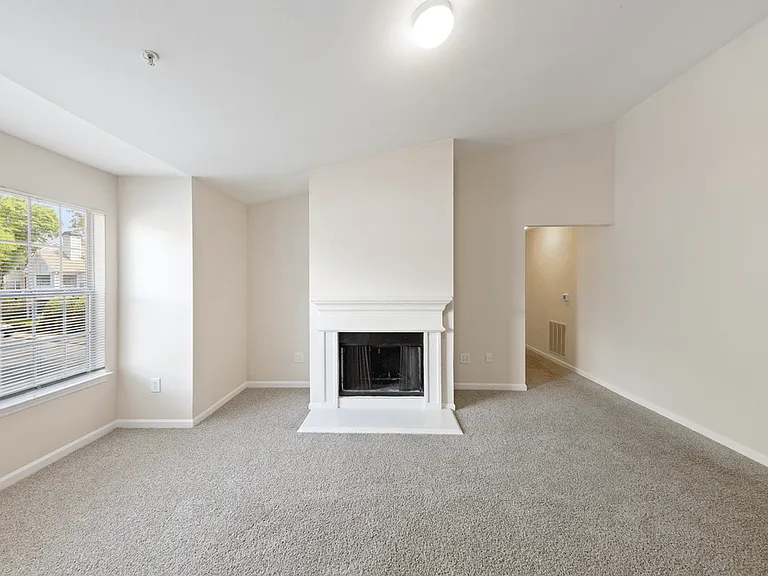 Harbor Creek Apartments — Photo 43
