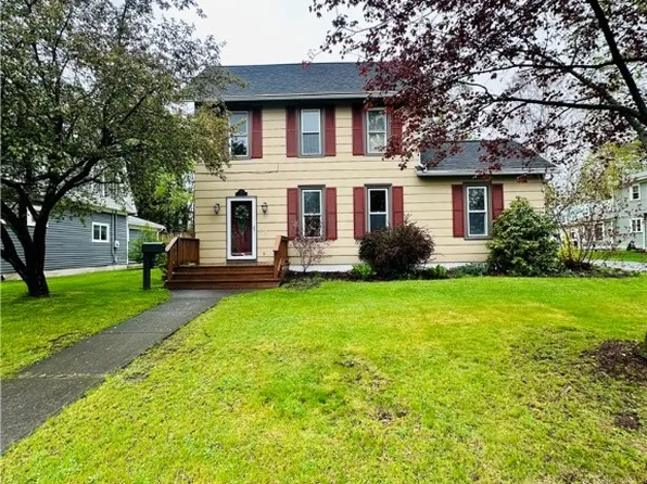 121 E William St, Bath, NY 14810