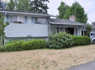 17642 NE Couch St, Portland, OR 97230