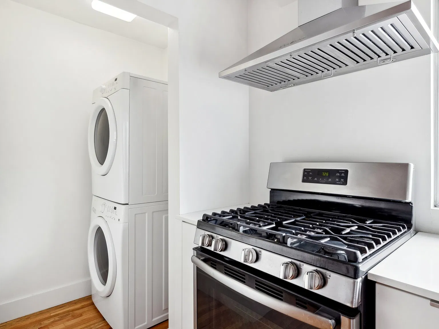 2 bed, 800 sqft, $3,450 — Photo 4