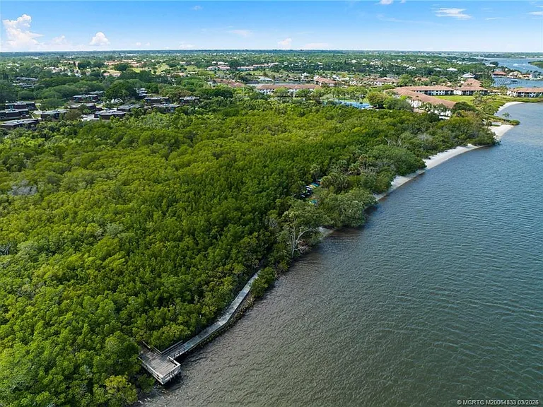 SE Riverboat Dr — Photo 32