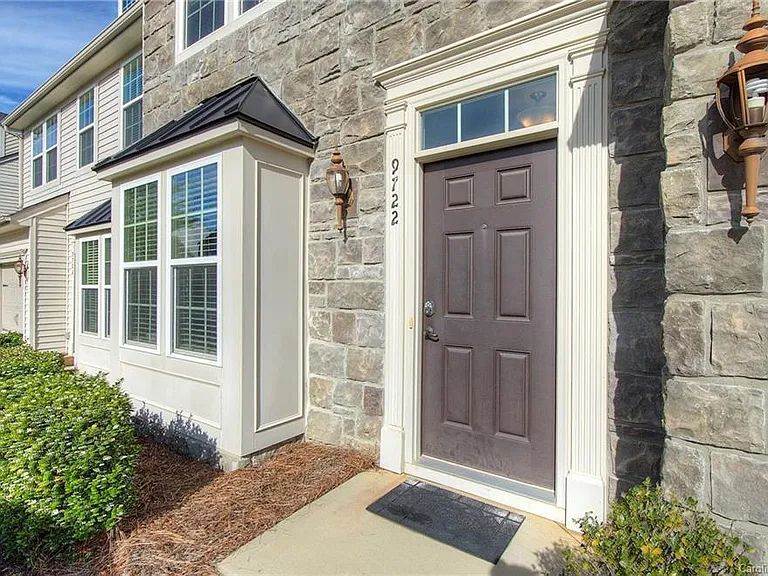 9722 Springholm Dr — Photo 3