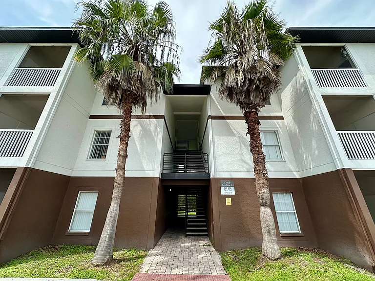 Uptown Palms Exterior