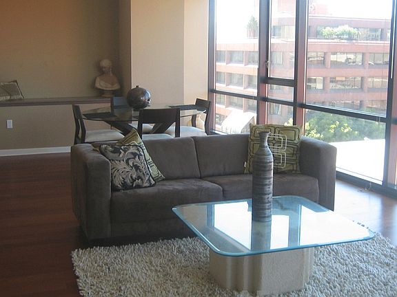 2nd image of 250 King St Unit 716