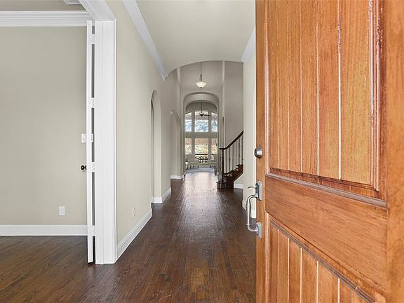 2nd image of 4913 Flusche Ct