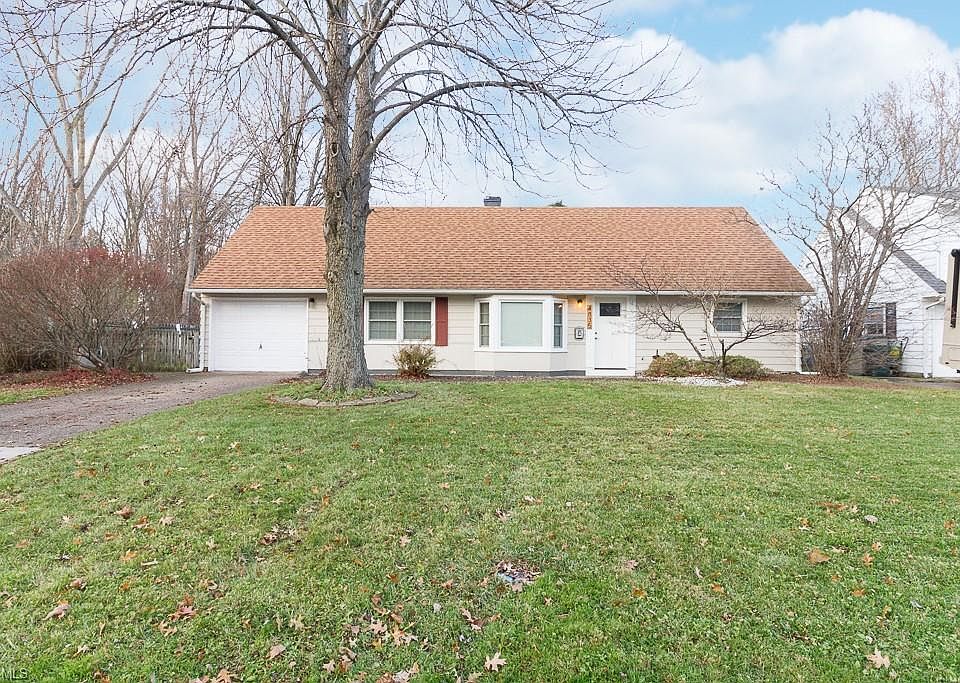 1st image of 4835 Rosewood Dr
