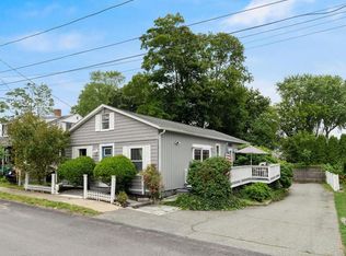 478 Nausauket Rd, Warwick, RI 02886