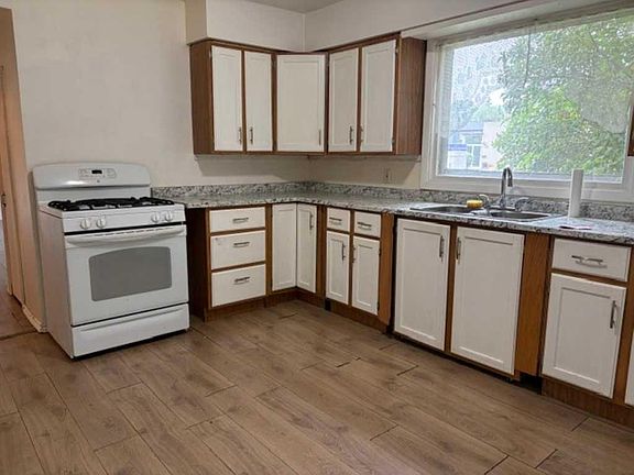 4th image of 8348 S Bowness Rd NW