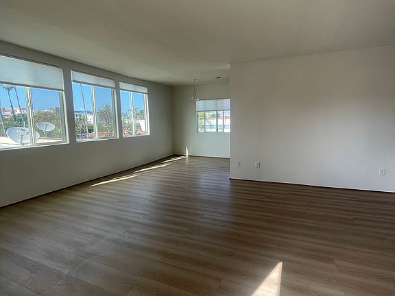 2nd image of 1538 Euclid St APT 8