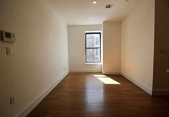 2nd image of 431 Throop Ave #3L