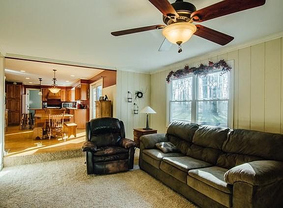 5th image of 58 Sunset Dr