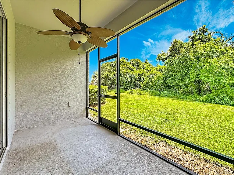7434 Surrey Pines Dr — Photo 39