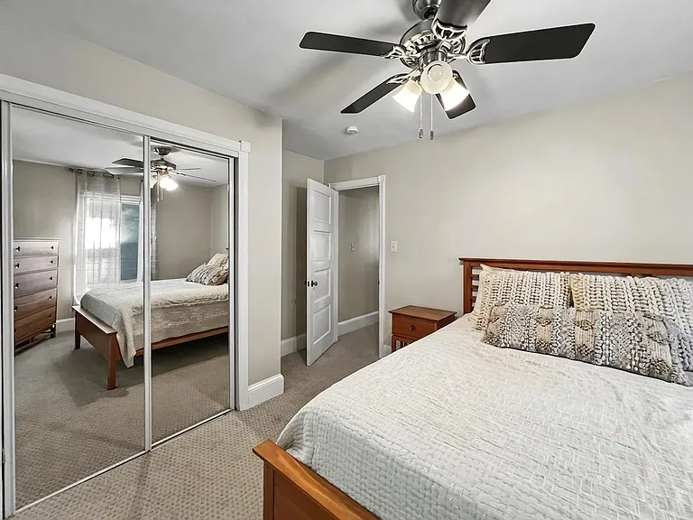 1039 Rees Ave — Photo 14