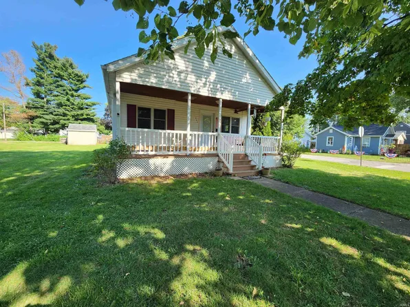 924 S 14th St, Goshen, IN 46526