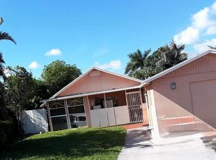 1017 W Lakewood Rd, West Palm Beach, FL 33405