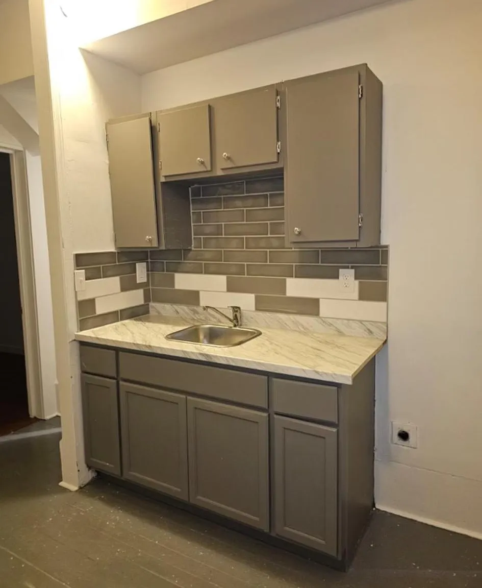 1 bed, 500 sqft, $900 — Photo 2