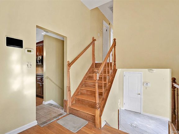 4th image of 1244 Village Court