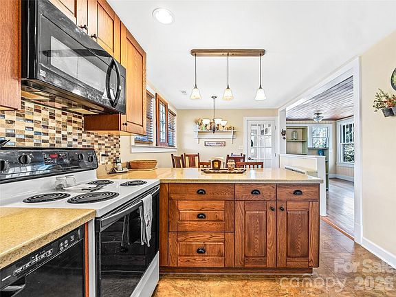 4th image of 104 Campground Rd