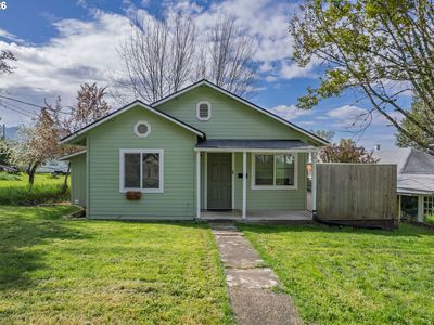 1755 NE Klamath Ave, Roseburg, OR, 97470