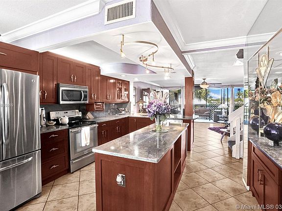 5th image of 1100 SE 5th Ct APT 84