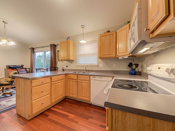 2nd image of 107 Cuivre River Dr
