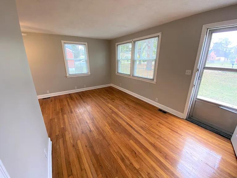 2841 Colonial Cir — Photo 5