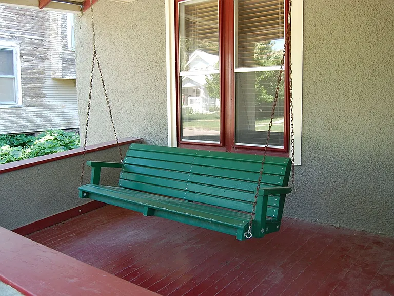 2411 C St — Photo 2