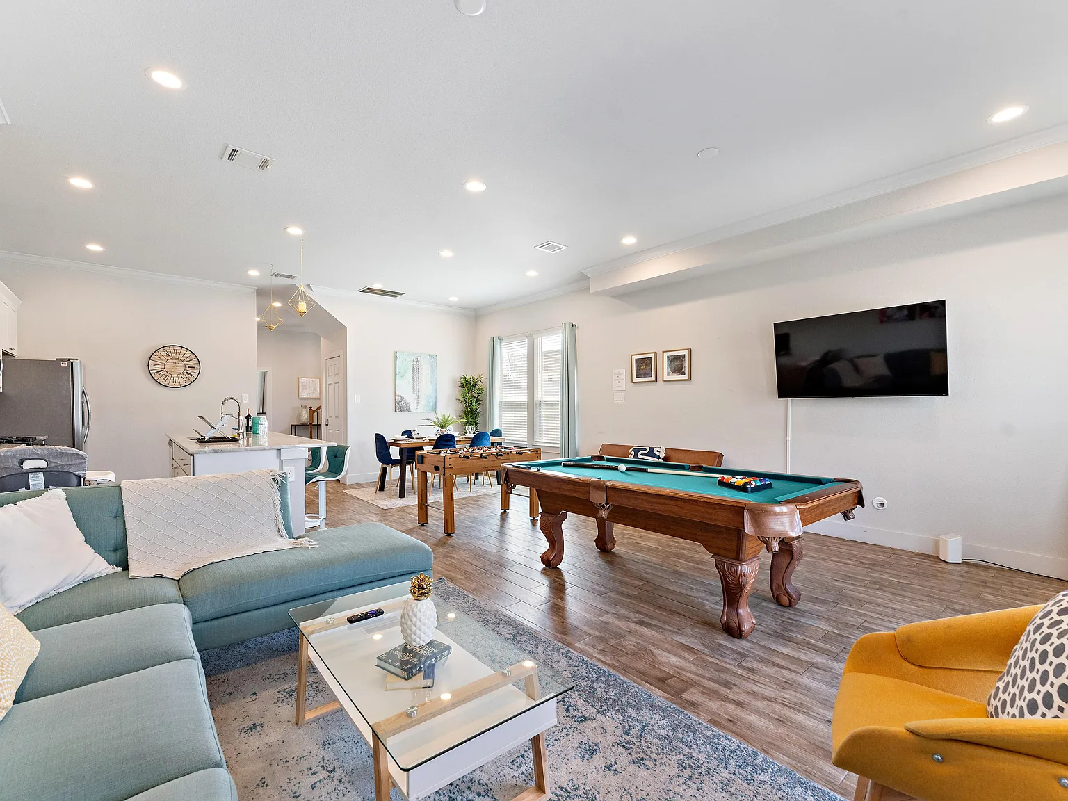 4 bed, $6,000 — Photo 3