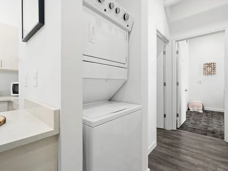 MAIN608 — Photo 24