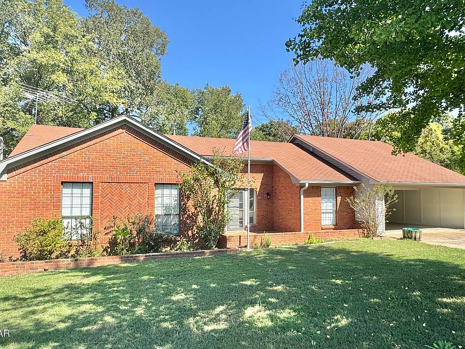 1st image of 610 Hanna Dr