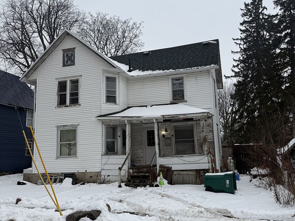 1st image of 27 Crane Pl