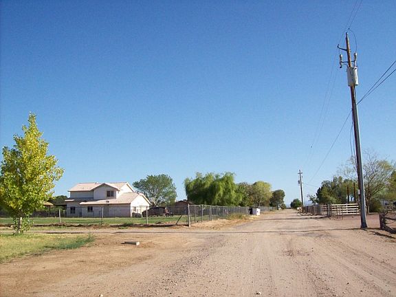 4th image of 7404 N 157th Ave