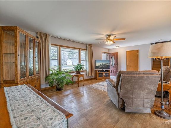 3rd image of 1030 Monticello Dr