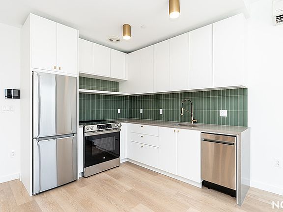 4th image of 527 Grand Ave #703
