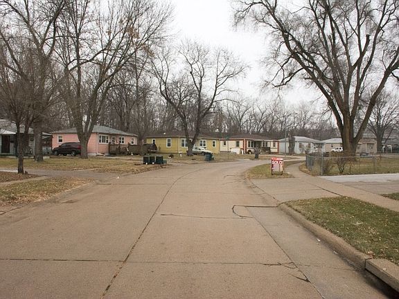 5th image of 6062 Buckingham Ave
