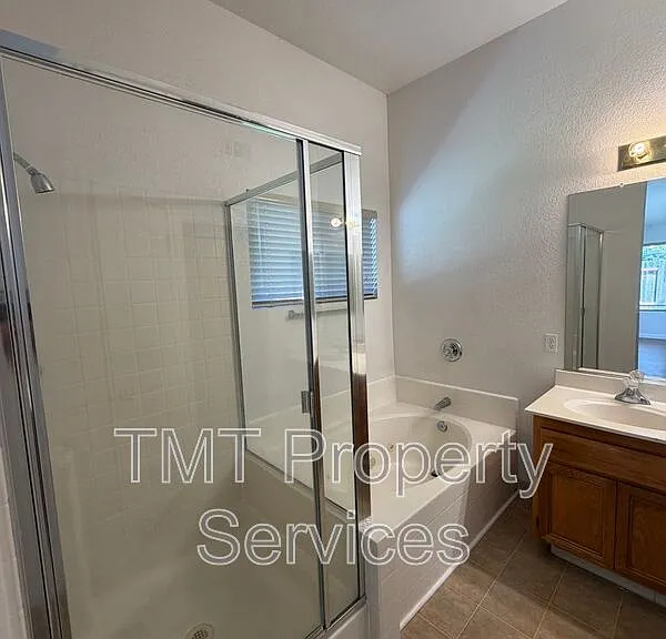 6413 Noble House Ct — Photo 9