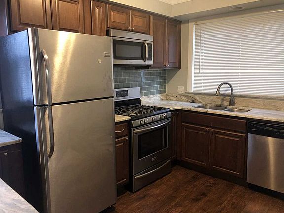 4th image of 901 Longfellow Ave