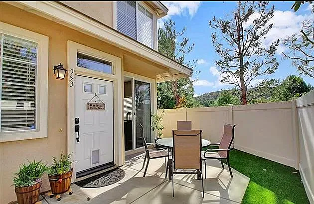 953 S Prescott Pl — Photo 2