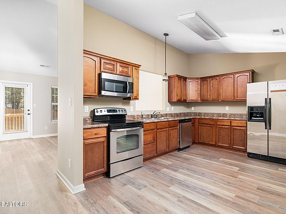 3rd image of 309 Franklin Meadows Way