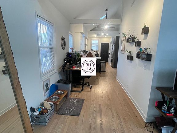 4th image of 1639 W Huron St APT 2R